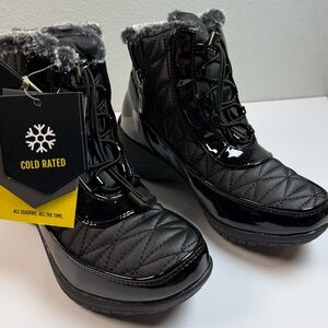 Khombu Black and Brown Quilted Boots